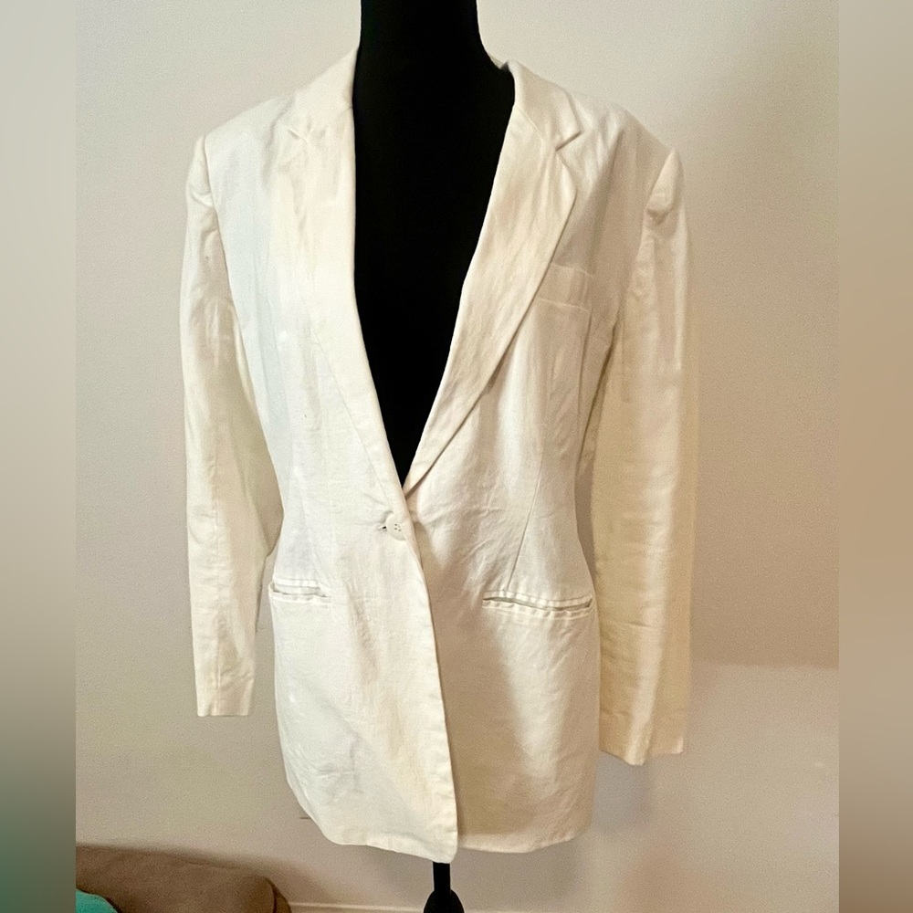 NWOT- Cream, single button blazer.